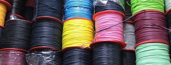 Sallantılı İplikler